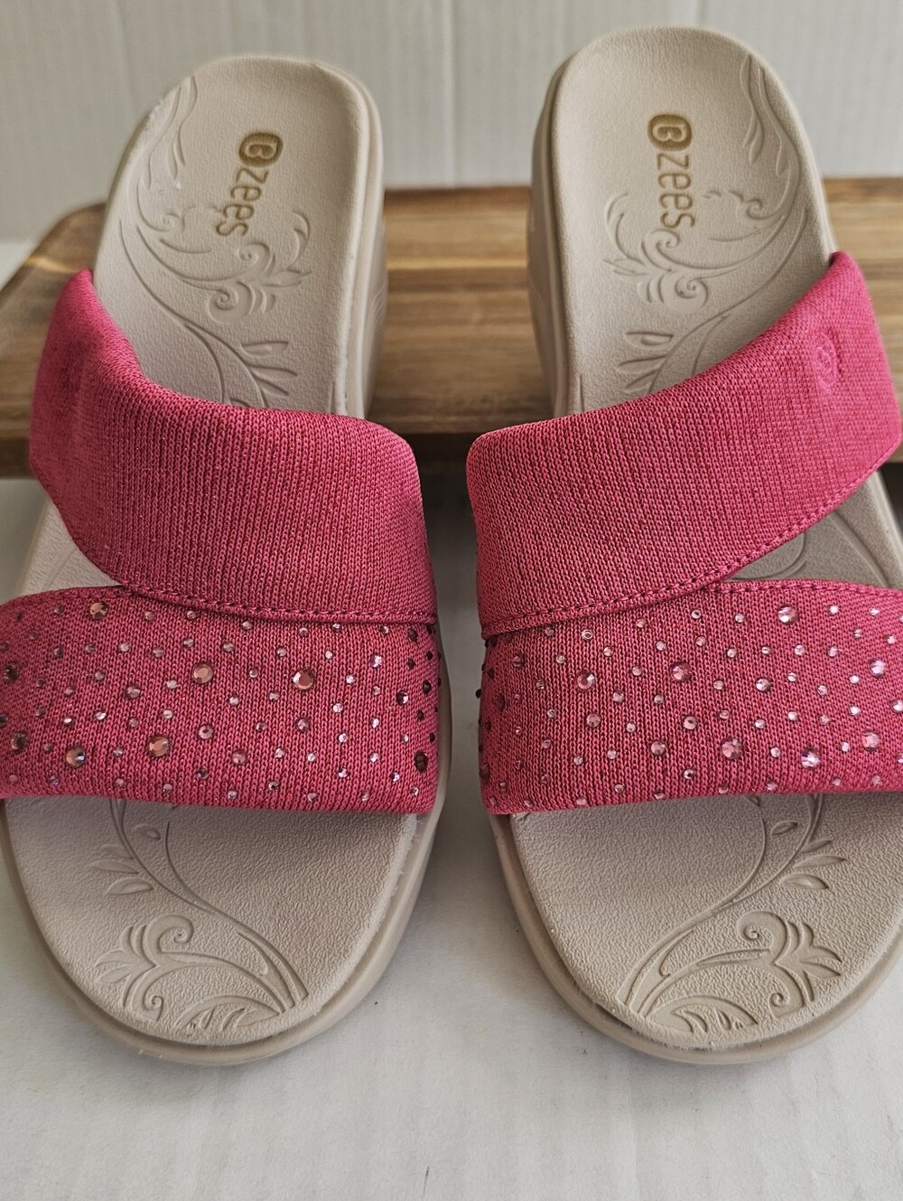 Bzees Dynasty Bright Slide Wedge Sandals Size 6.5 Rose Pink Open Toe Rhinestones - Picture 3 of 12